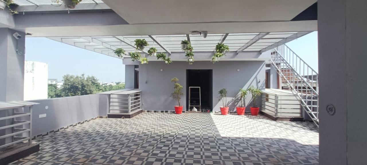 Hotel Royal Casa ラクナウ エクステリア 写真