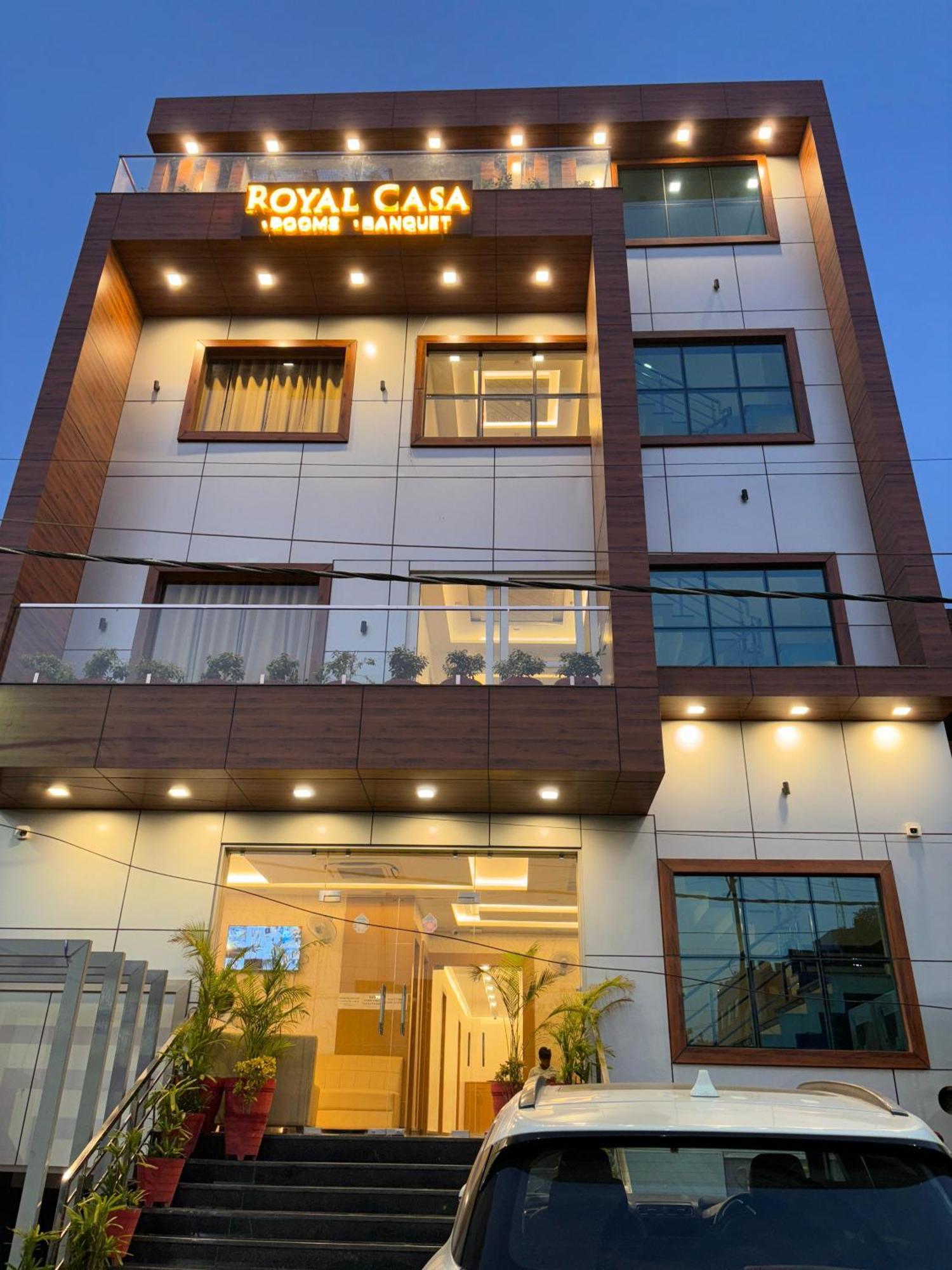 Hotel Royal Casa ラクナウ エクステリア 写真